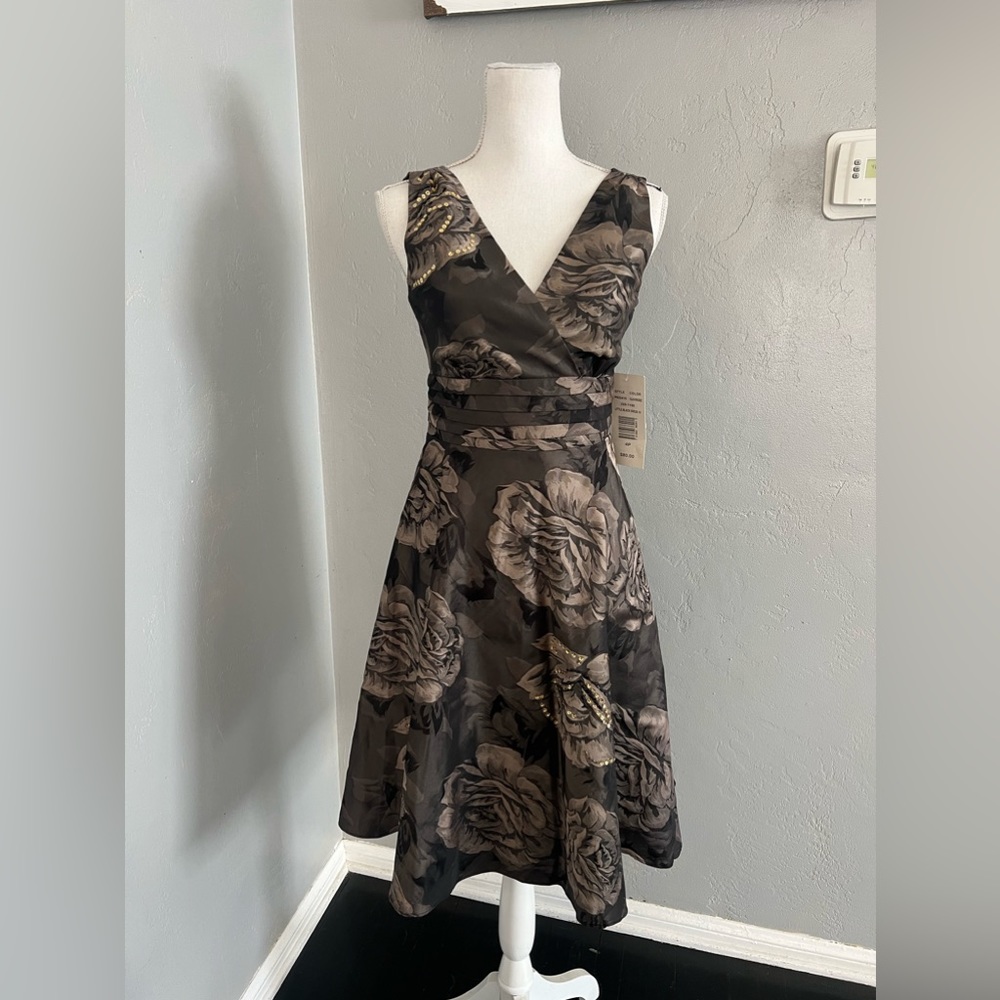 Robbie Bee Floral Dress Size 4P